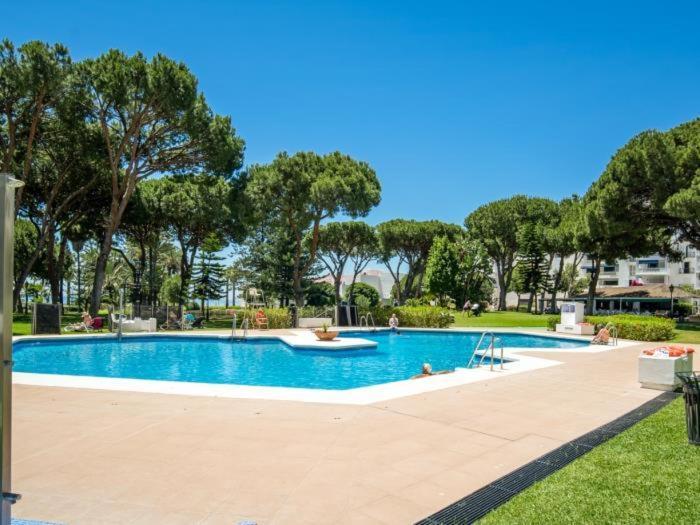Apartamento De 2 Dormitorios En Playas Del Duque ماربيا المظهر الخارجي الصورة